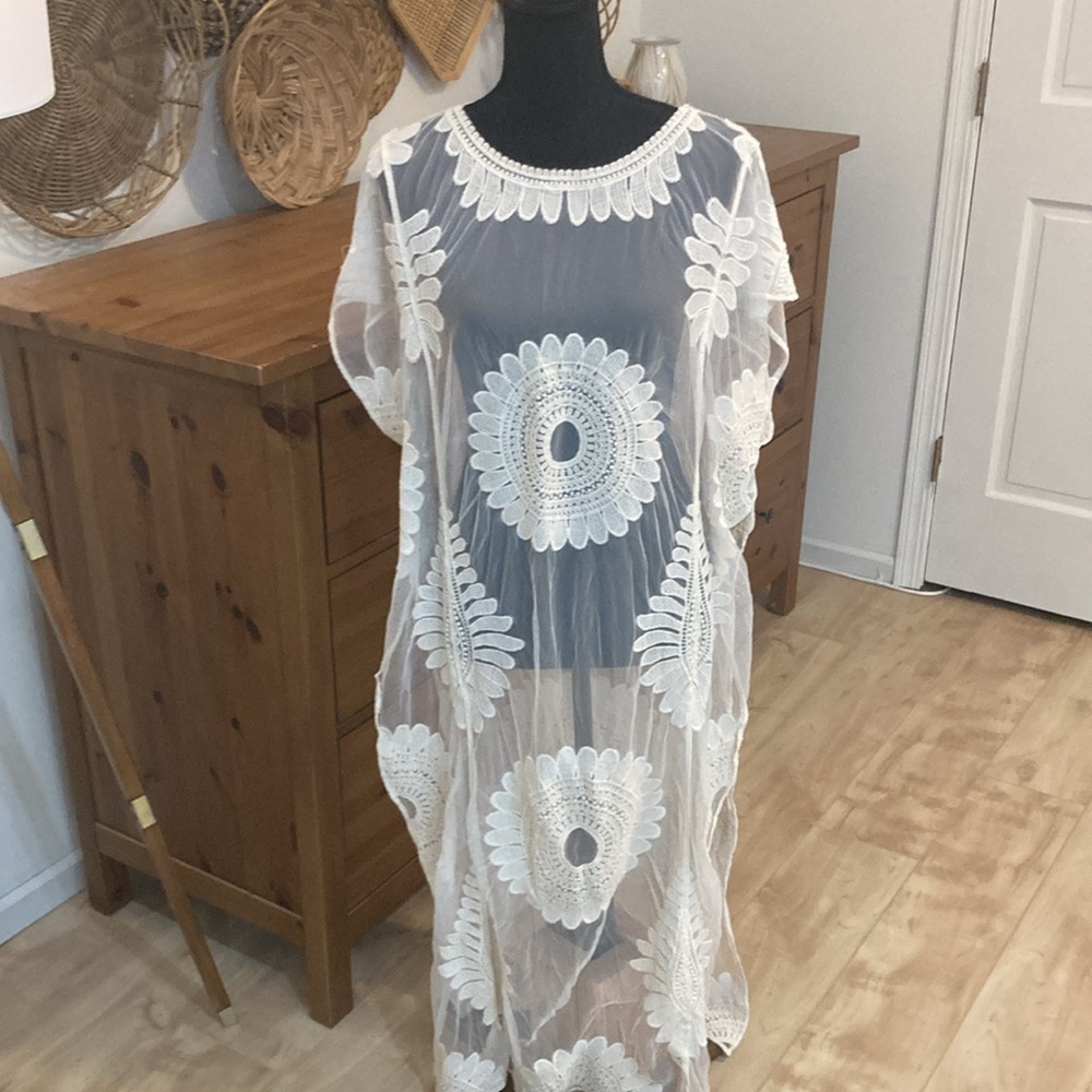 Cupshe swim cover up - Picture 3 of 16